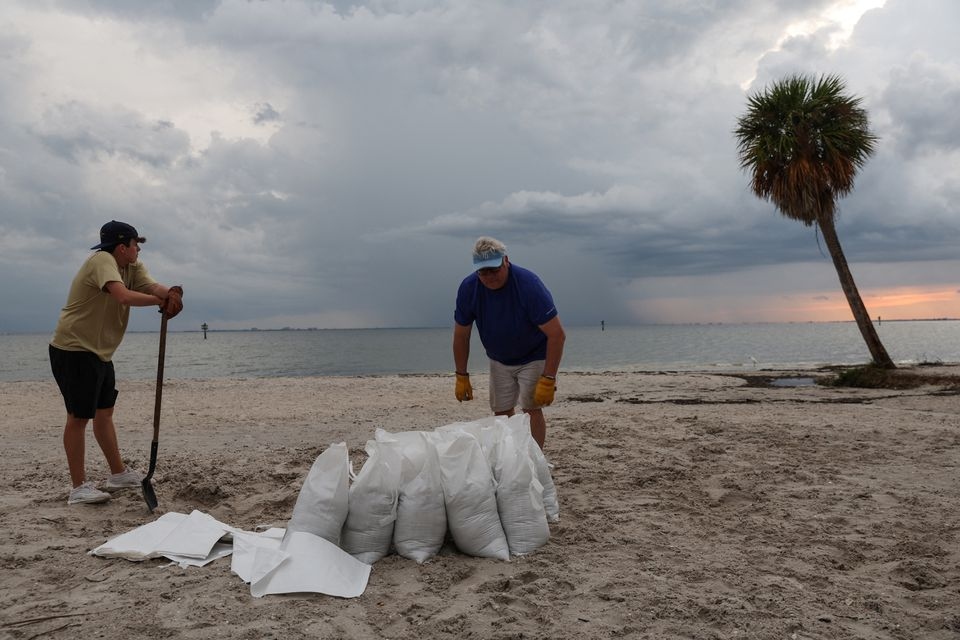 Bão Ian hướng tới Florida (Mỹ): Tổng thống Biden ban hành tình trạng khẩn cấp